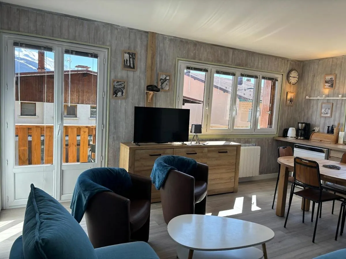 Le Pin I T2 Apartment Passy