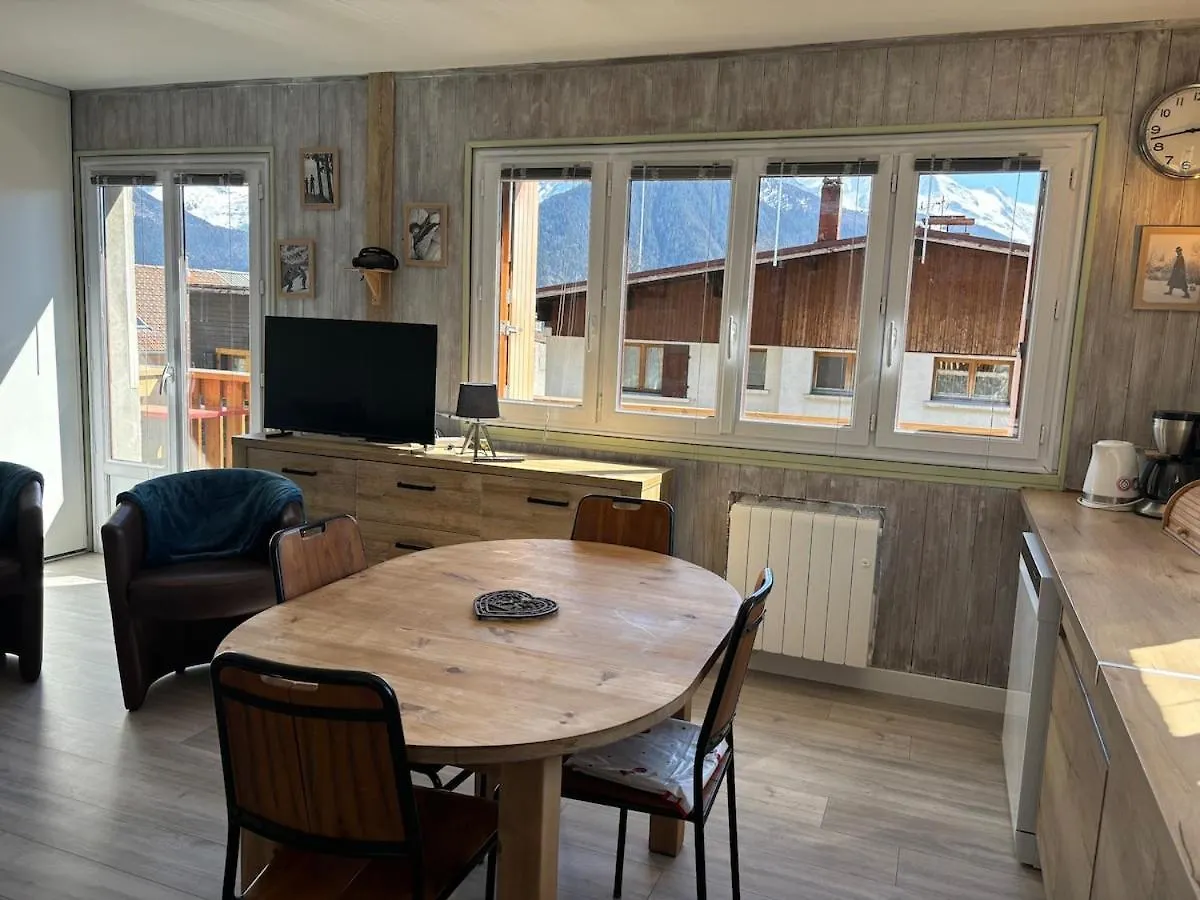 Le Pin I T2 Apartment Passy